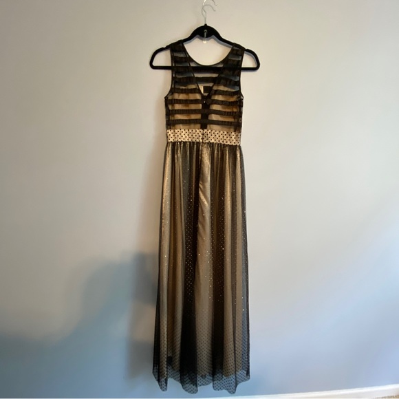 Hailey Logan Cream & Black Lace Gown - Picture 5 of 10